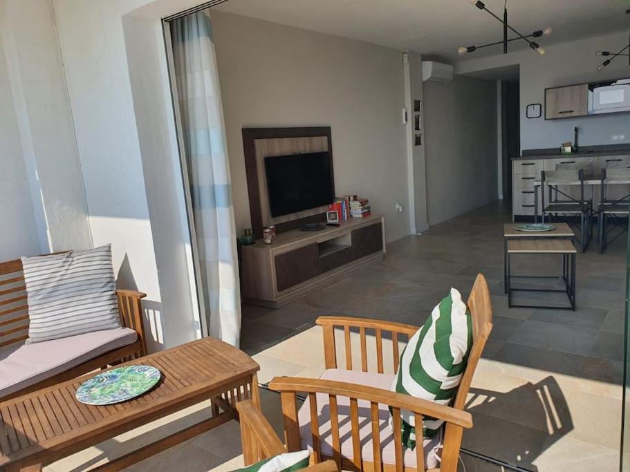 Front Mer - Sublime Appartement Moderne Et Confortable Estepona Exterior photo